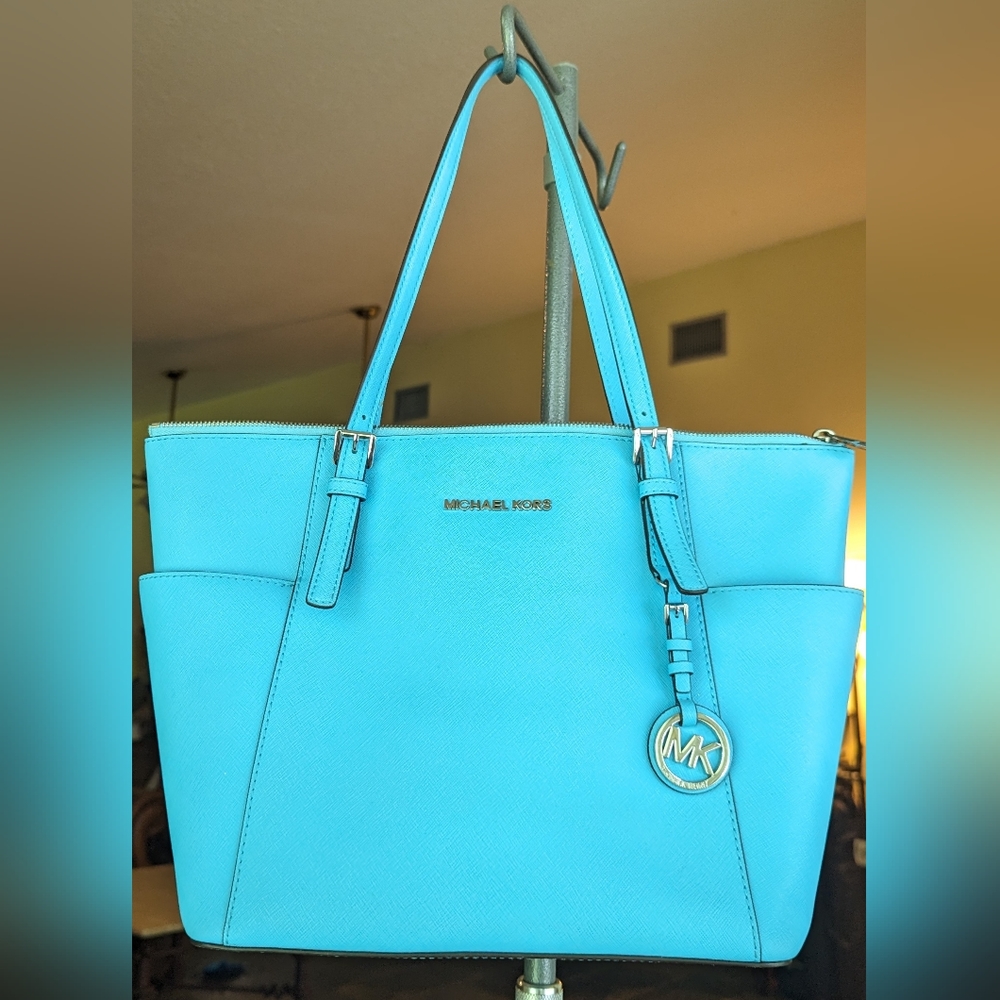 Micheal Kors Jet Set Tote